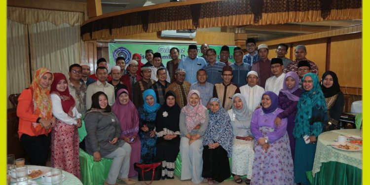 IKS Fisip UMSU Seminarkan Tantangan dan Peluang Pekerja Sosial Hadapi MEA